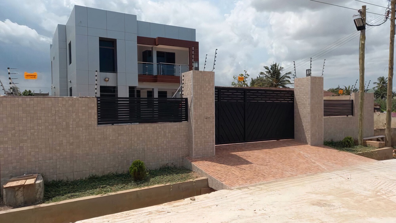 Photo of Outdoor in Adentan