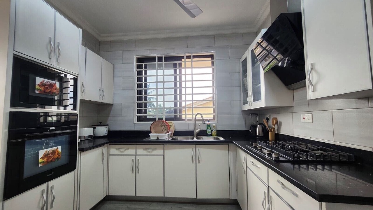 Photo of Kitchen in Adentan