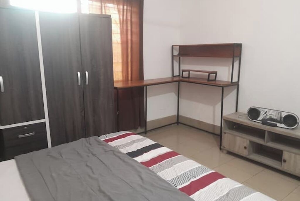 Photo of Bedroom in Sekondi-Takoradi