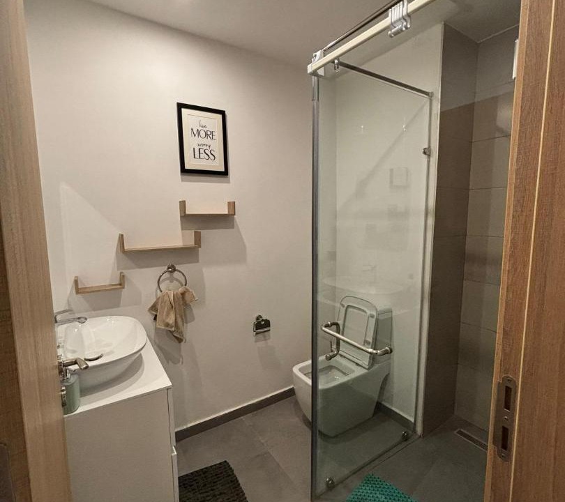 Photo of Bathroom in Roman Ridge