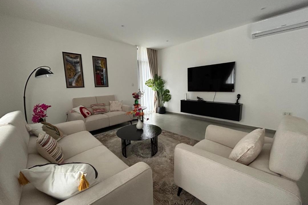 Photo of Livingroom in Roman Ridge