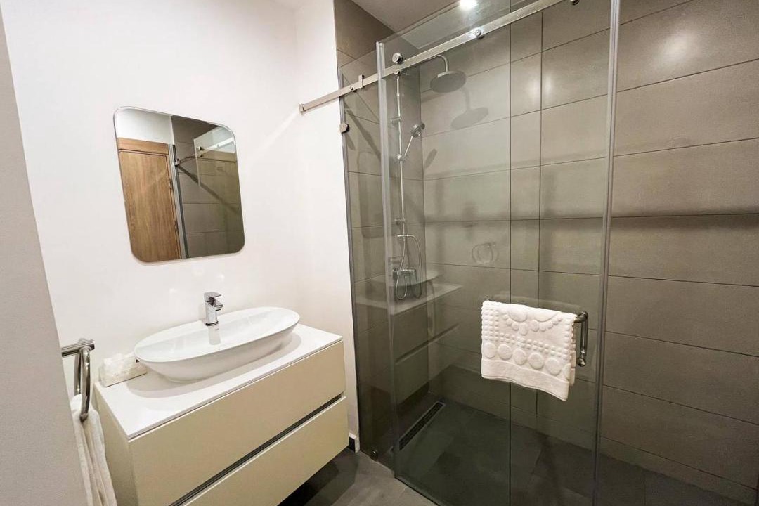 Photo of Bathroom in Roman Ridge