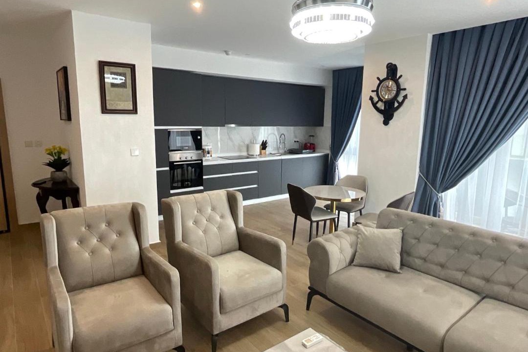 Photo of Livingroom in Roman Ridge