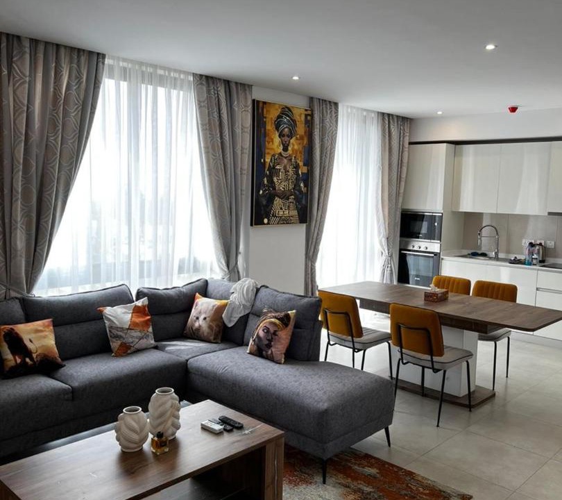 Photo of Livingroom in Roman Ridge