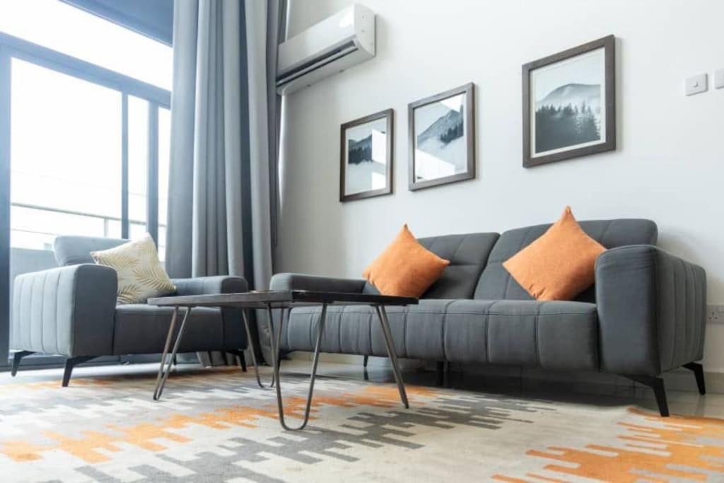 Photo of Livingroom in Cantonments