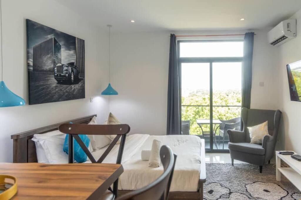 Photo of Livingroom in Cantonments
