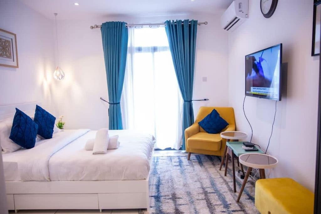 Photo of Livingroom in Cantonments