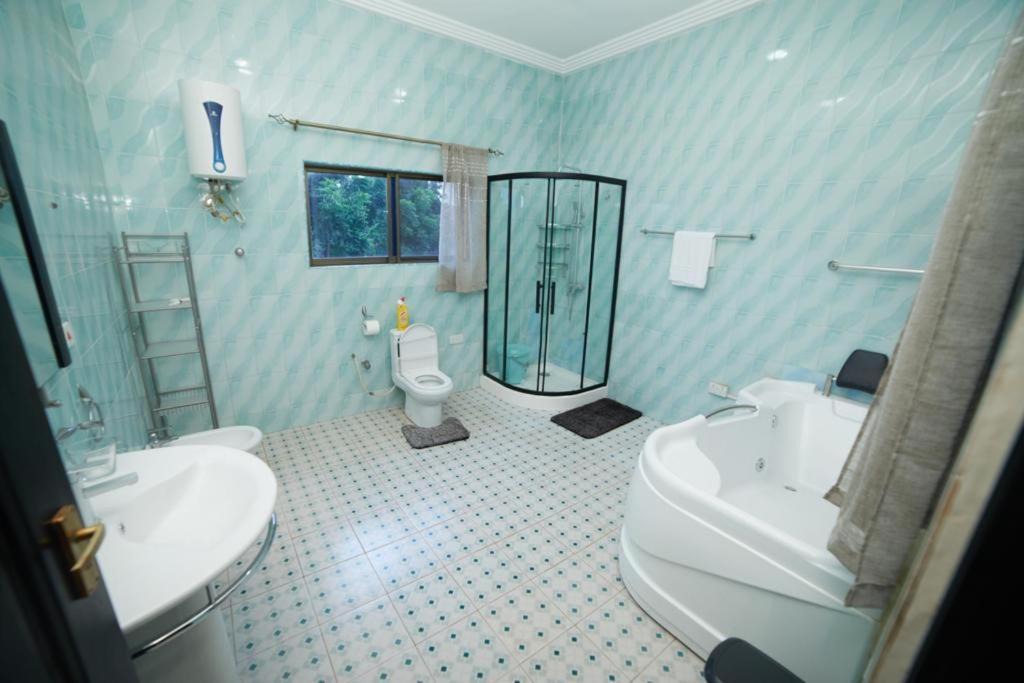Photo of Bathroom in Tema