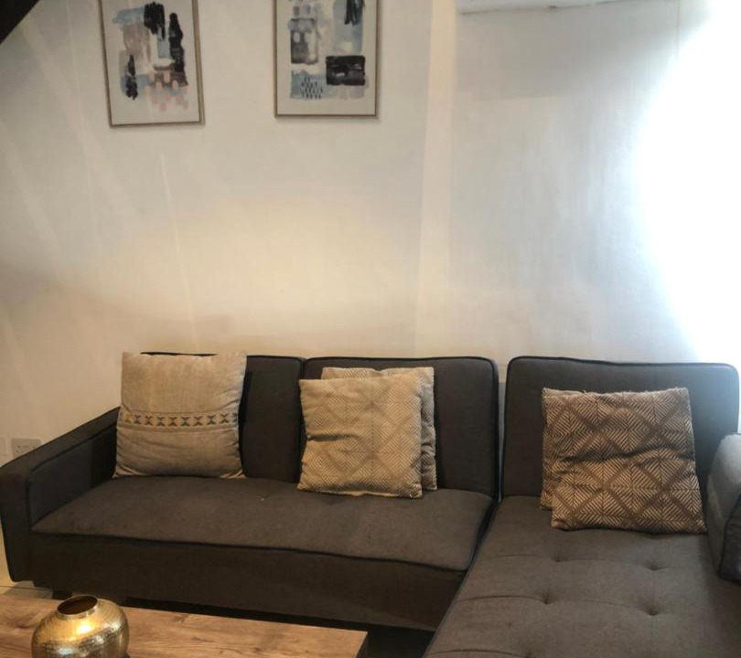 Photo of Livingroom in Cantonments