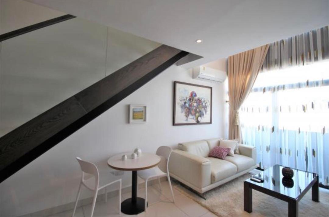 Photo of Livingroom in Cantonments