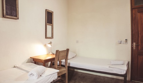 Classic Twin Room, Private Bathroom
