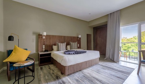Deluxe Room, 1 Queen Bed, Non Smoking