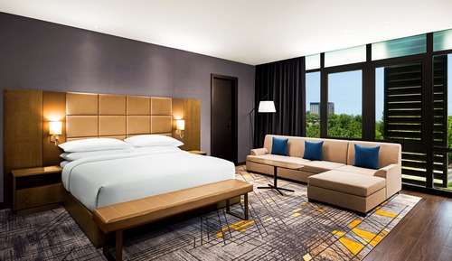 Club Suite, 1 King Bed, City View