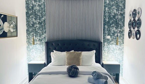 Deluxe Studio Suite