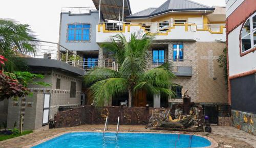 Apartment with Pool View 