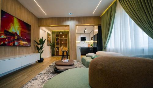 Two-Bedroom Deluxe Apartment with Balcony