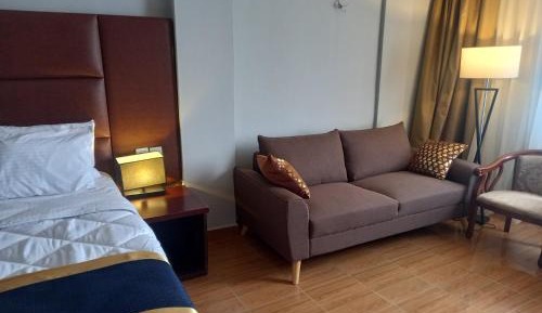 Standard Queen Room