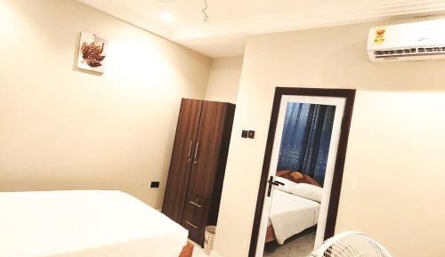 Deluxe Double Room (1 adult + 2 children)