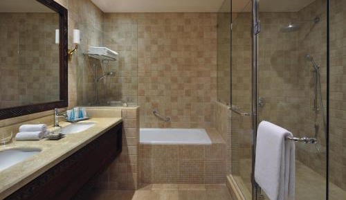 Deluxe Suite with Pool View