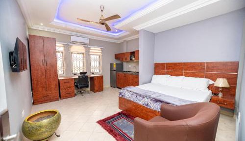 Standard Queen Room