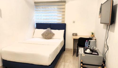 Single Room with Private Bathroom