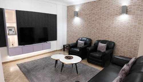 Two-Bedroom Deluxe Apartment with Garden View
