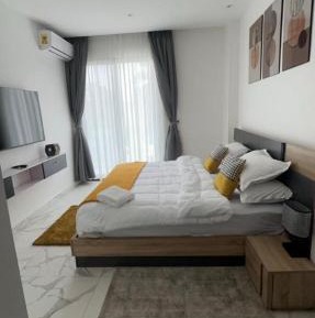 One-Bedroom Apartment with City View
