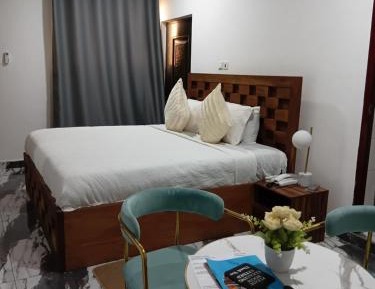 Large Double Room