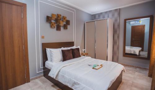 Deluxe One-Bedroom Apartment