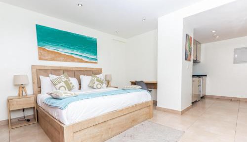 Studio Apartment with Queen Bed