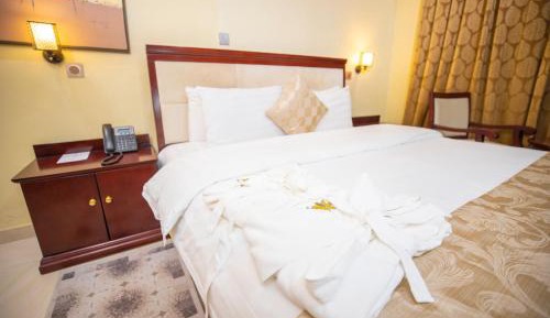 Deluxe Suite