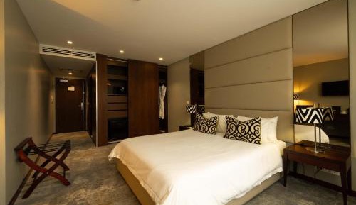 Standard Queen Room