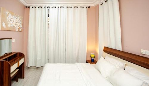 Deluxe Double Room (2 Adults + 1 Child)