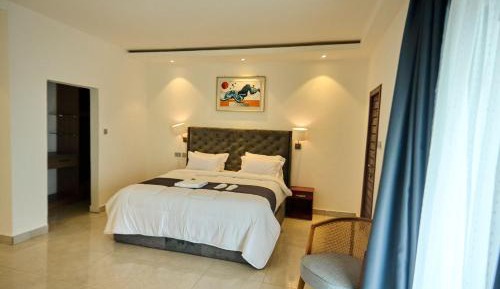 Deluxe One-Bedroom Apartment with City View