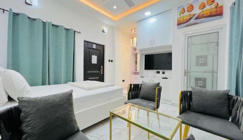 Standard Queen Room