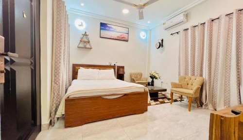 Standard Queen Room