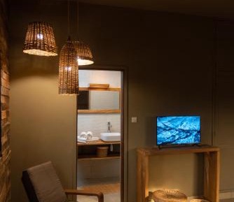 Deluxe Queen Room