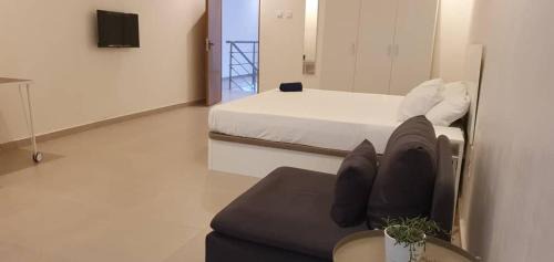 Deluxe Queen Suite