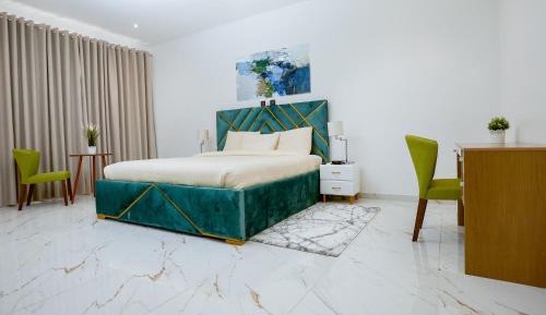 Panoramic Executive Suite