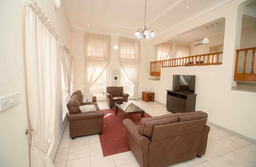 Peduasi Bed & Breakfast | Brown Hills Residences