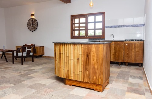 Lome Hotel | Hotel Otsunami