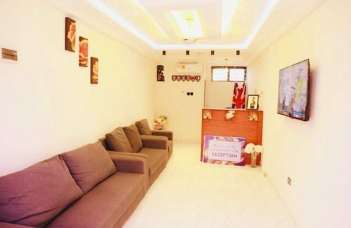 Accra Hotel | Texas Royal Lodge-Hotel