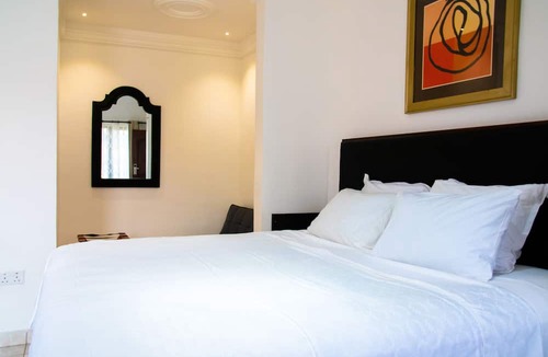 Teshie Hotel | KoKo Palm Inn