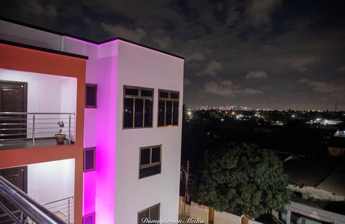 Accra Apartment | 3 Bed Deluxe Apartment - Wifi, Parking, Aircon