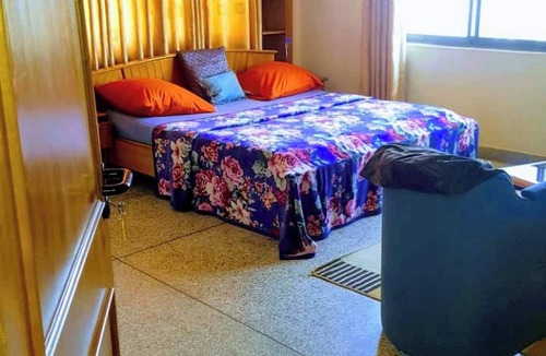 Nungua House | Room-renajoe Exclusive Guesthouse Tema C