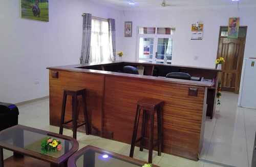 Nungua House | Room-renajoe Exclusive Guesthouse Tema C