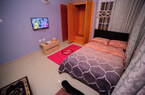 Koforidua Bed & Breakfast | Bays Villa