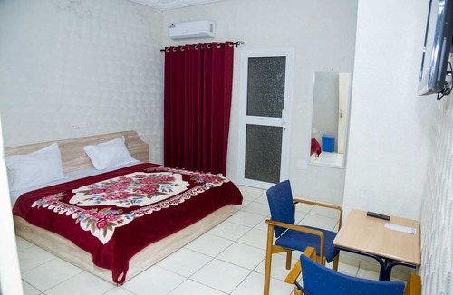 Lome Hotel | Hotel Saint Lazaros