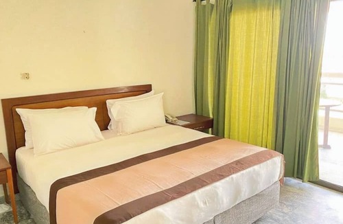 Lome Hotel | Veronica Guest House