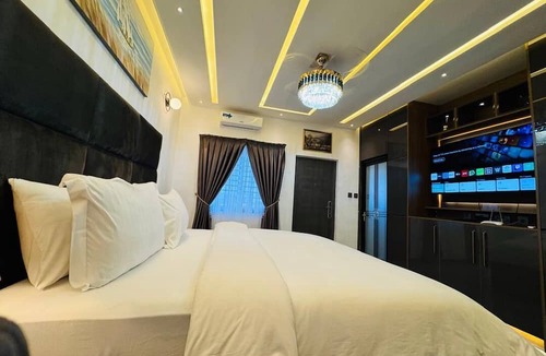 Bamahu Hotel | Kamara Lakeview Hotel